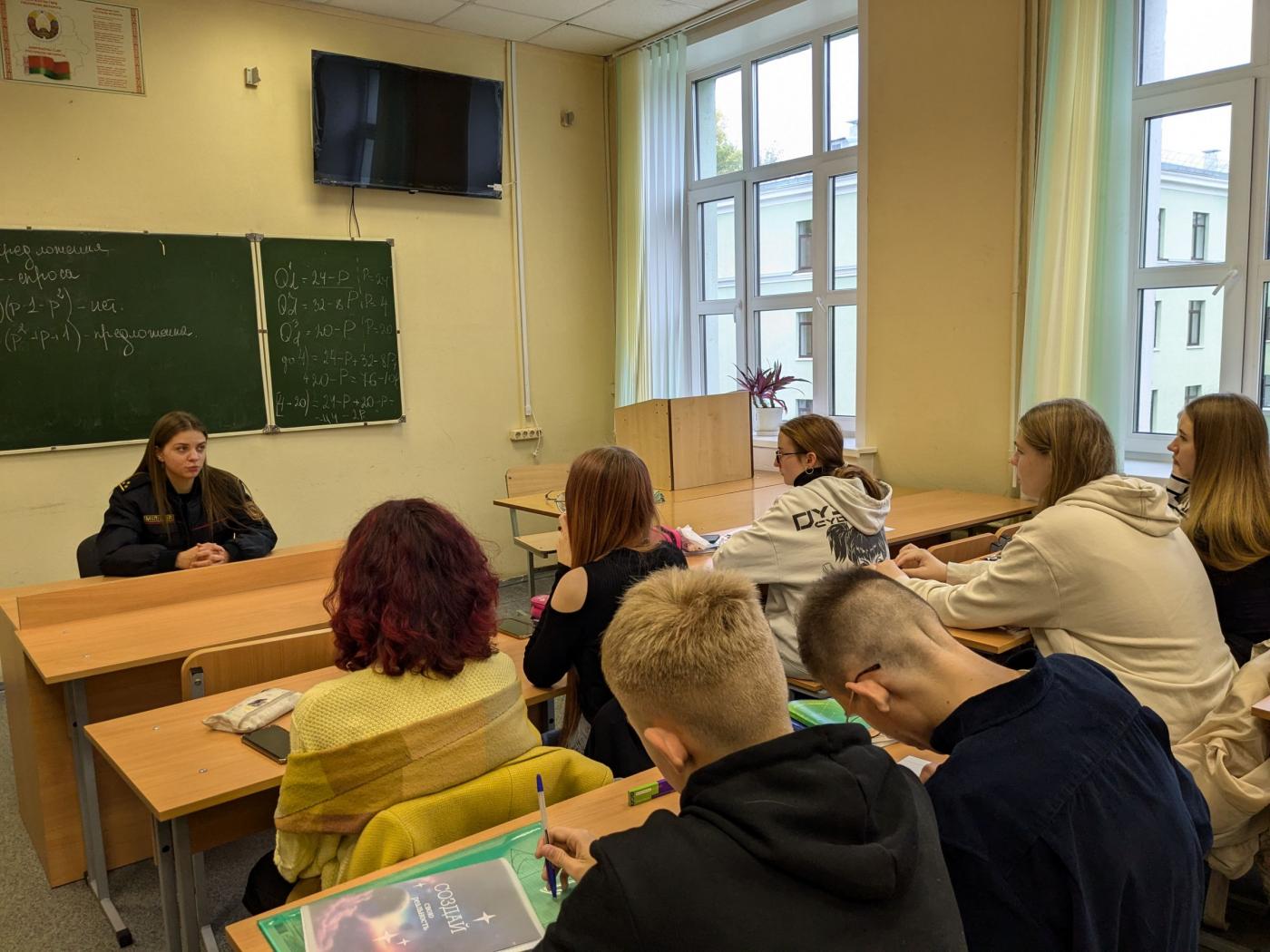 Инспектор по делам несовершеннолетних Советского РУВД на машиностроительном
